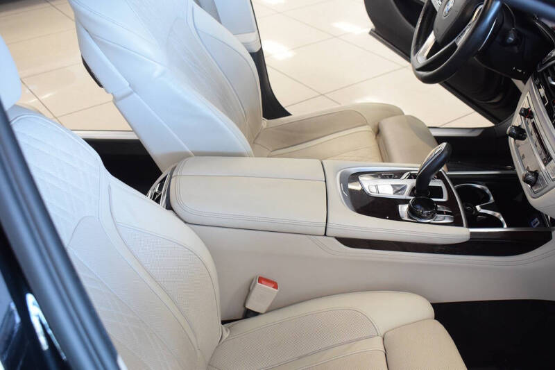 2017 BMW 7 Series 740i