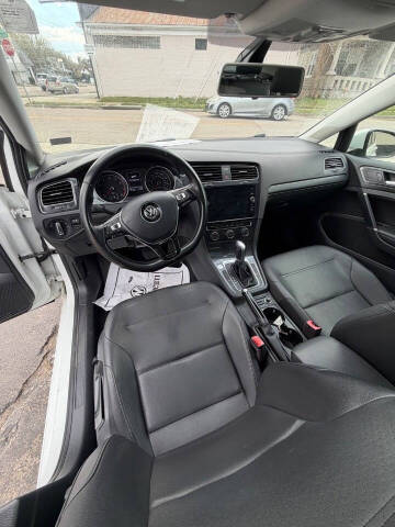 2018 Volkswagen Golf TSI S