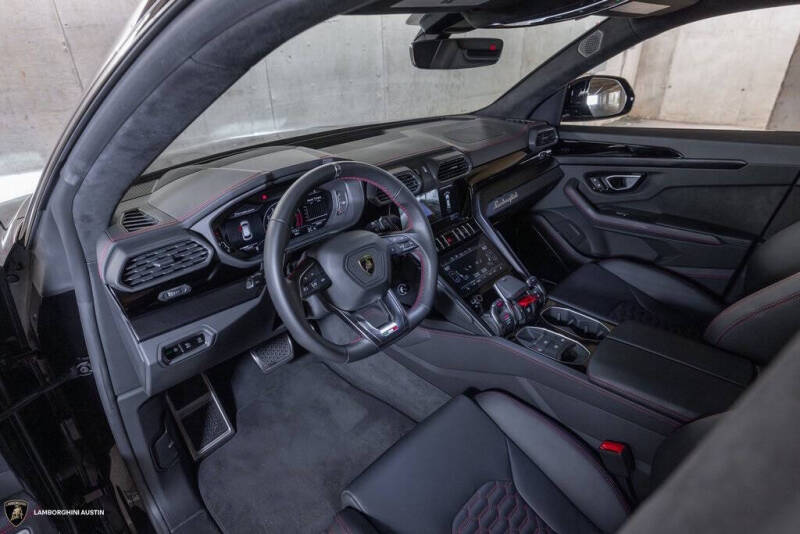 2024 Lamborghini Urus S