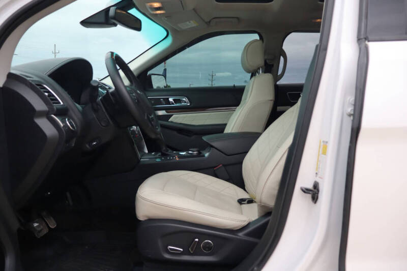 2017 Ford Explorer Platinum