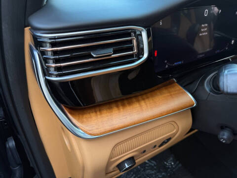 2022 Jeep Grand Wagoneer Series III