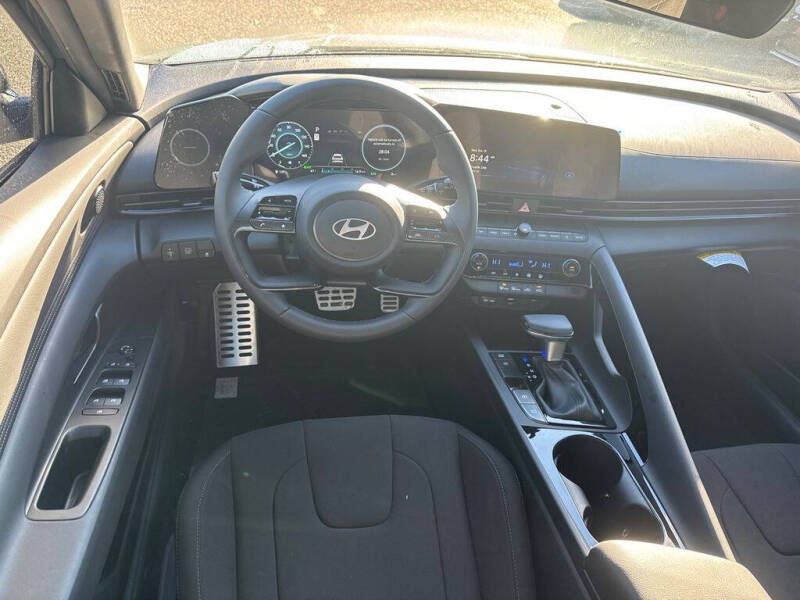 2025 Hyundai Elantra Hybrid SEL Sport