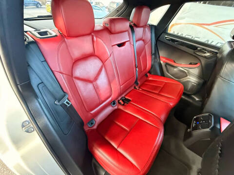 2017 Porsche Macan S