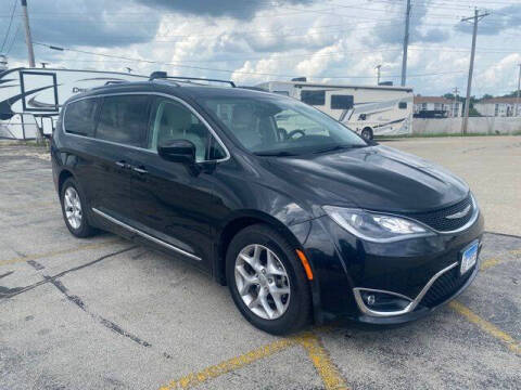 2017 Chrysler Pacifica Touring-L Plus