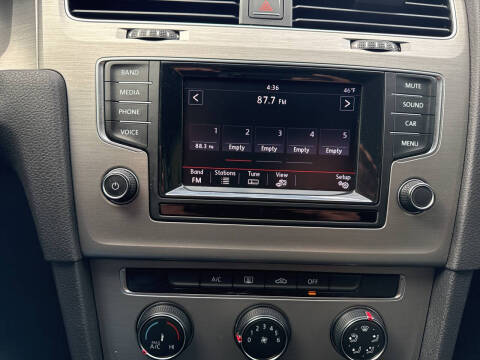 2015 Volkswagen Golf TSI Launch Edition