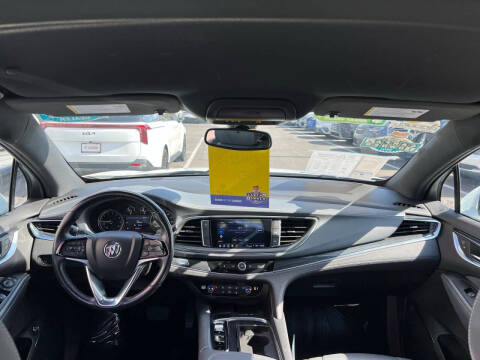 2023 Buick Enclave Essence