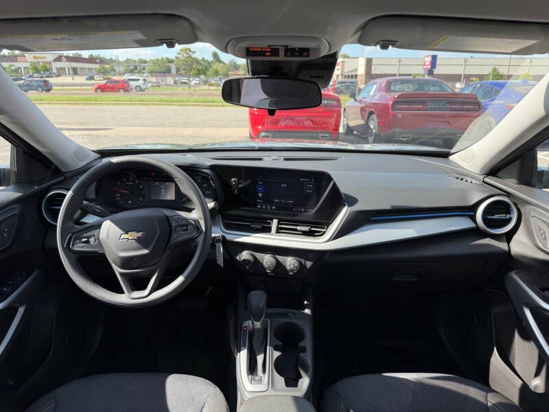 2025 Chevrolet Trax LS