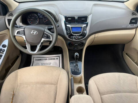 2012 Hyundai Accent GLS