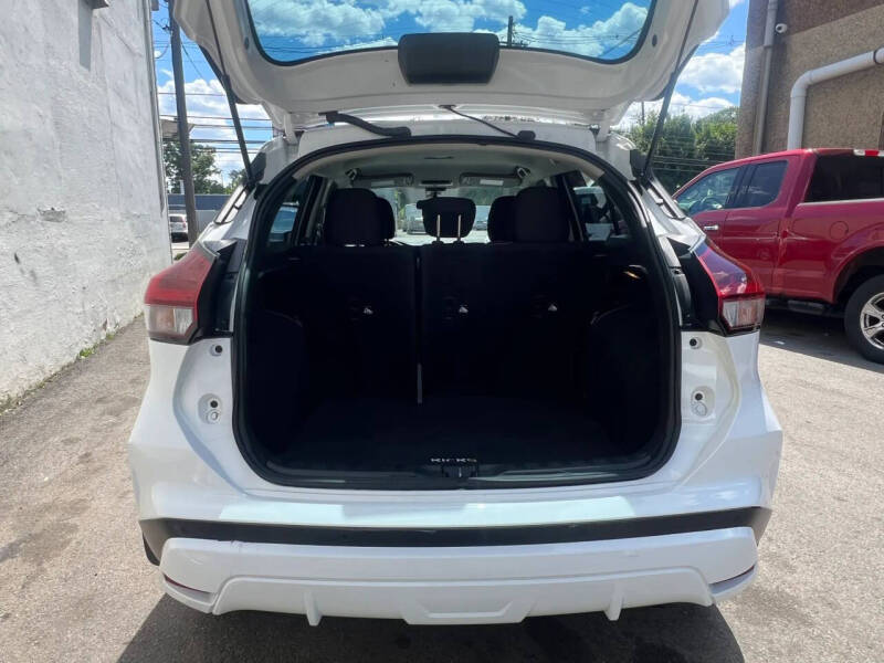 2023 Nissan Kicks S