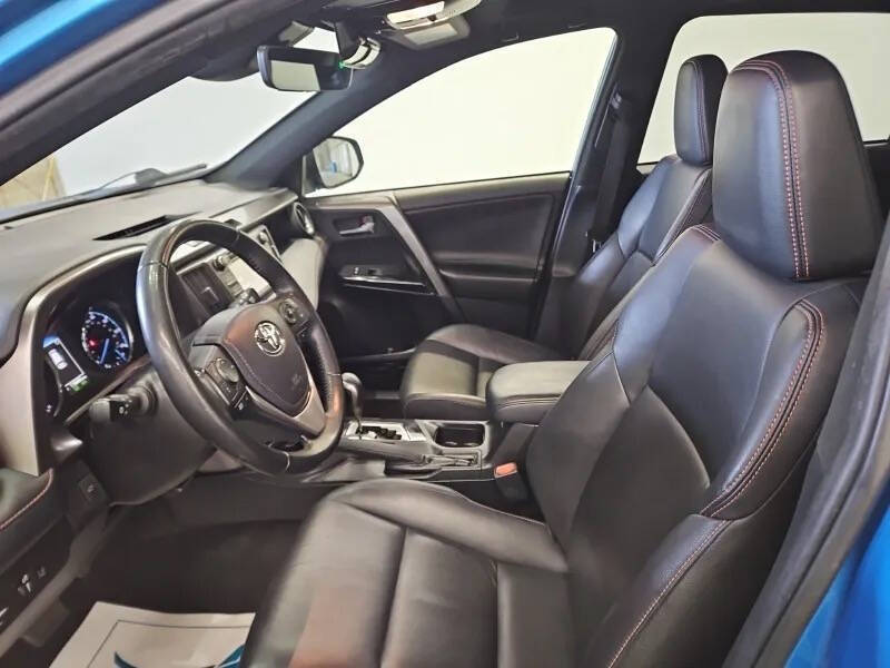 2018 Toyota RAV4 Hybrid SE