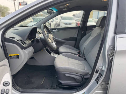 2013 Hyundai Accent GLS