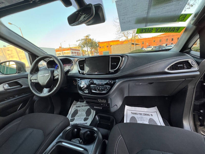 2022 Chrysler Pacifica Touring