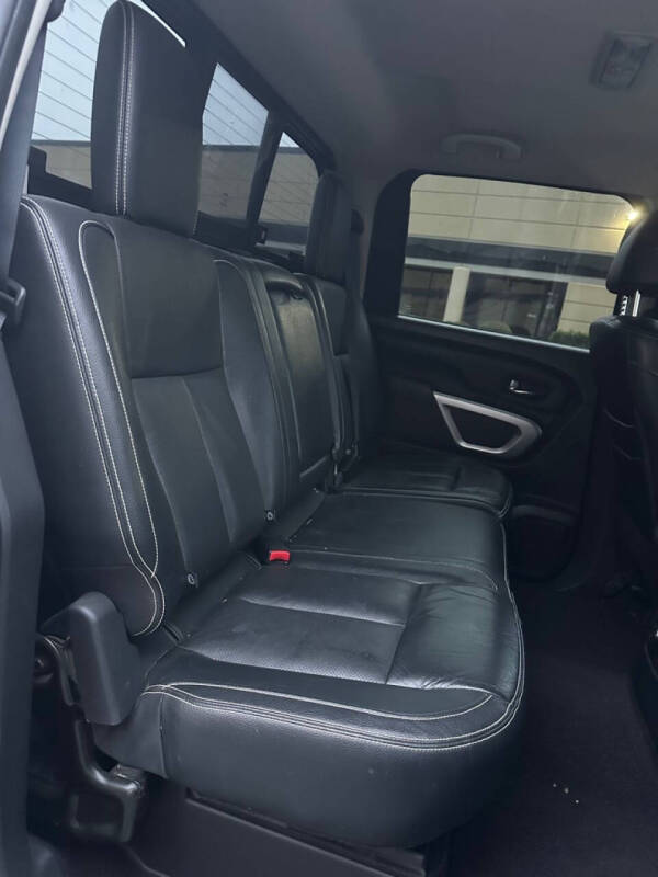 2018 Nissan Titan SV