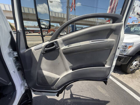 2017 Isuzu NPR-HD