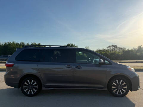 2018 Toyota Sienna LE 7-Passenger
