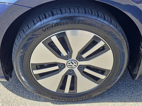 2016 Volkswagen e-Golf SE