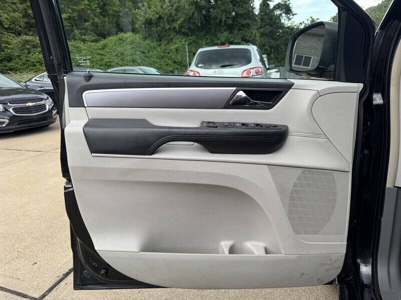 2012 Volkswagen Routan