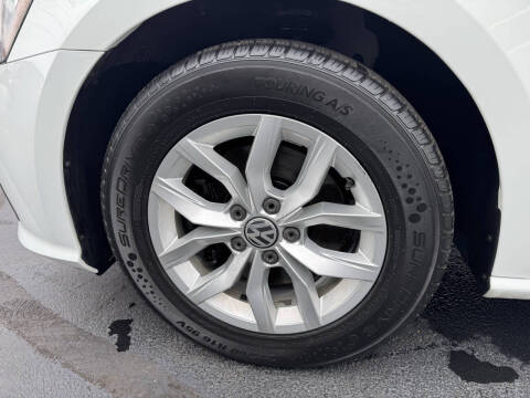 2016 Volkswagen Passat 1.8T S