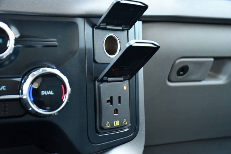 2025 Ford F-150 Lightning XLT