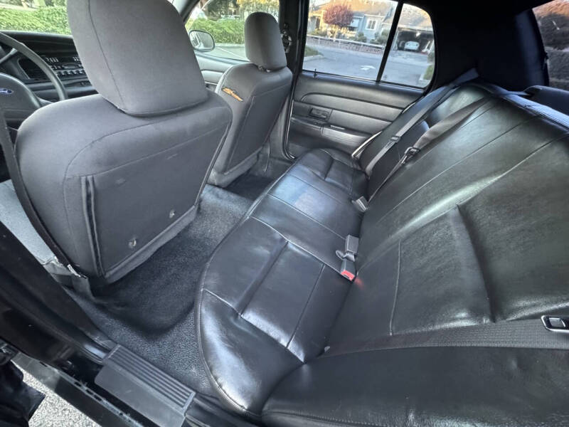 2004 Ford Crown Victoria Police Interceptor