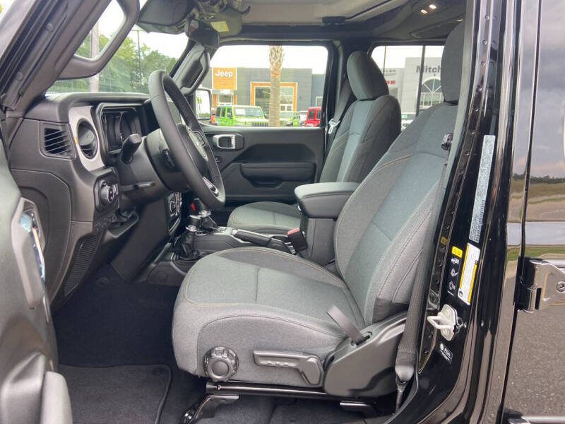 2025 Jeep Gladiator Sport S