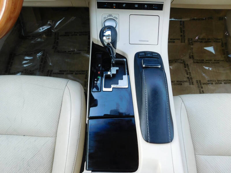 2015 Lexus ES 300h
