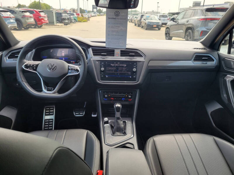 2023 Volkswagen Tiguan SE R-Line Black