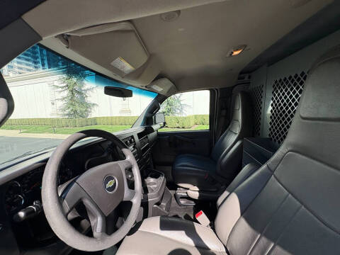 2017 Chevrolet Express 2500