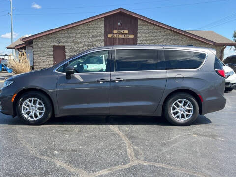 2023 Chrysler Pacifica Touring L