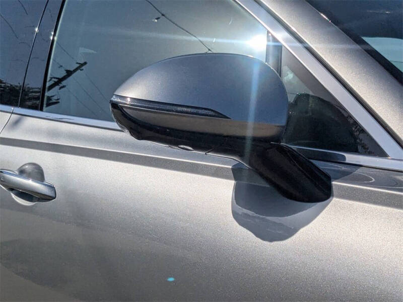 2023 Genesis Electrified GV70