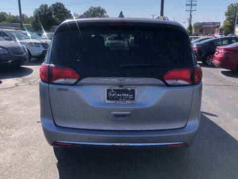 2017 Chrysler Pacifica Touring-L Plus