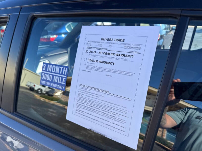 2022 Nissan Kicks SR