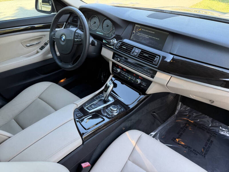 2012 BMW 5 Series 528i