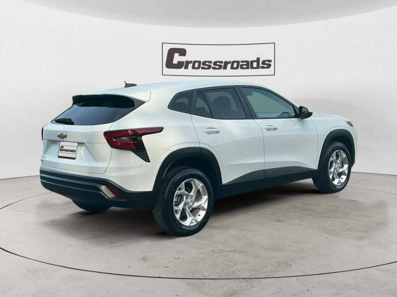 2025 Chevrolet Trax LS