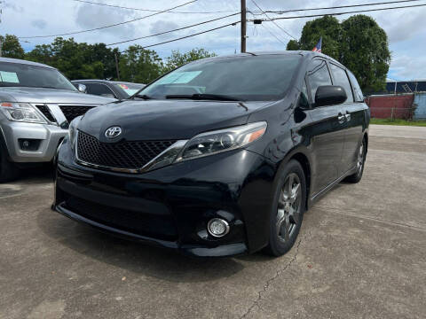 2017 Toyota Sienna SE 8-Passenger