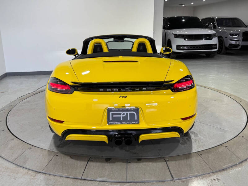2025 Porsche 718 Boxster S