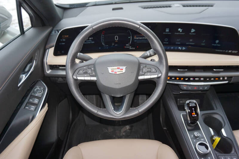 2024 Cadillac XT4 Luxury