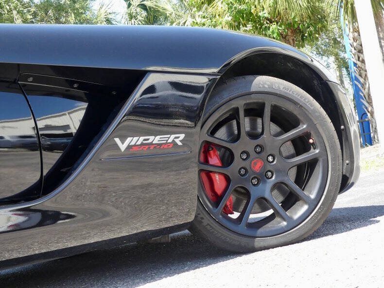 2004 Dodge Viper SRT-10