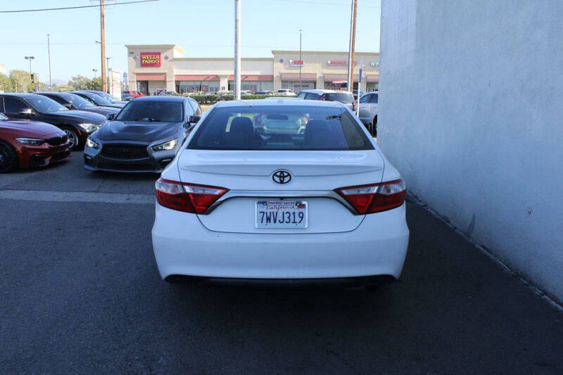 2017 Toyota Camry SE