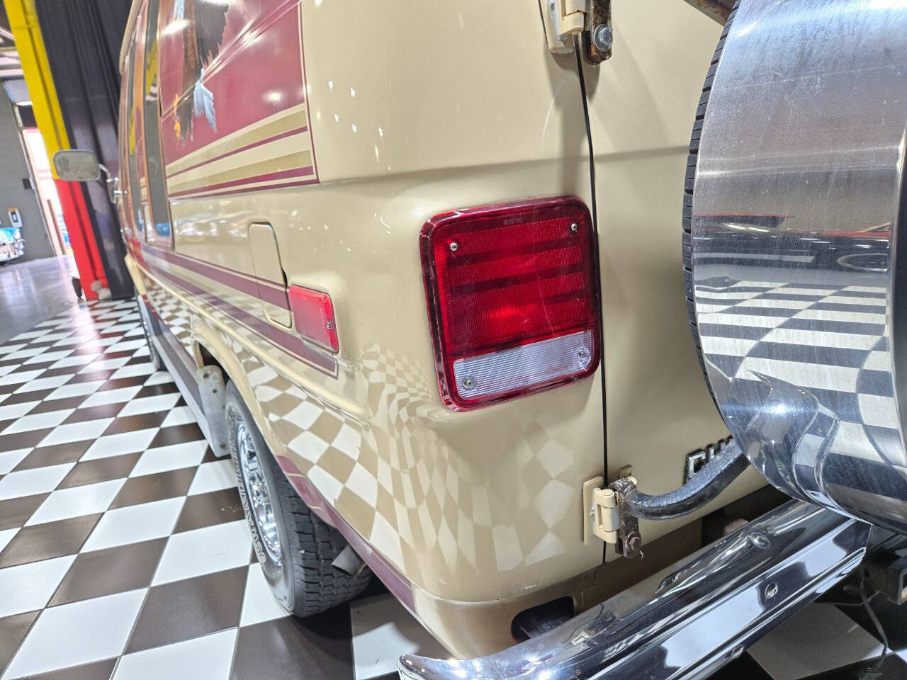 1988 Chevrolet Chevy Van 35
