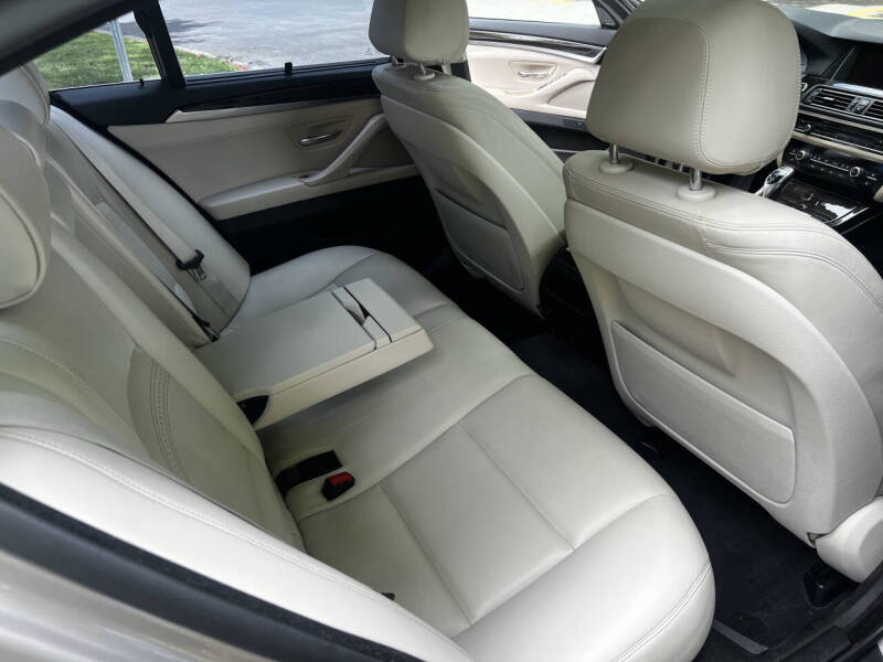 2016 BMW 5 Series 528i