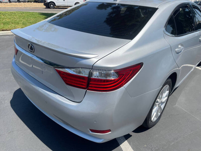 2013 Lexus ES 300h