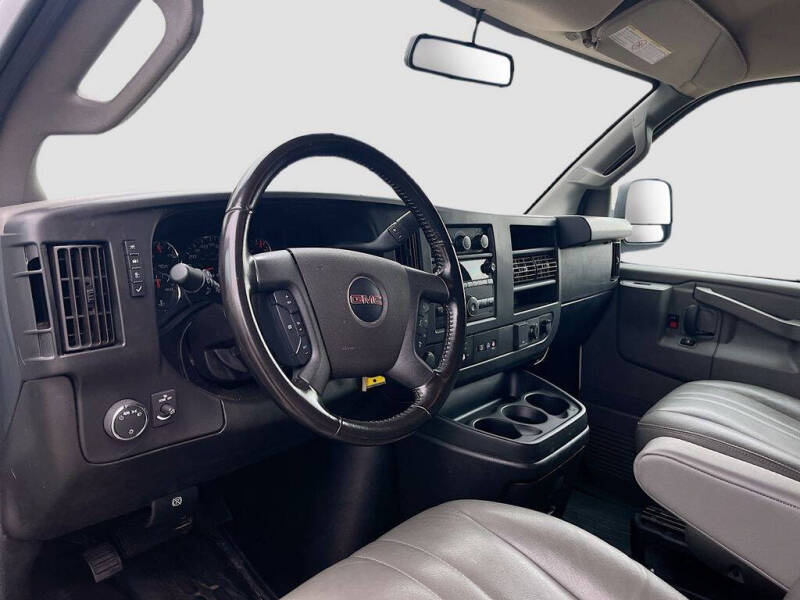 2023 GMC Savana 3500