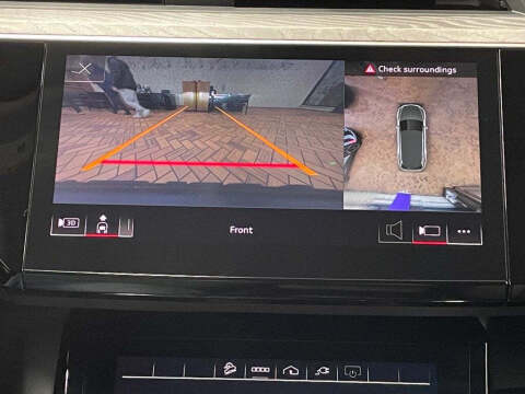 2022 Audi e-tron quattro Premium Plus