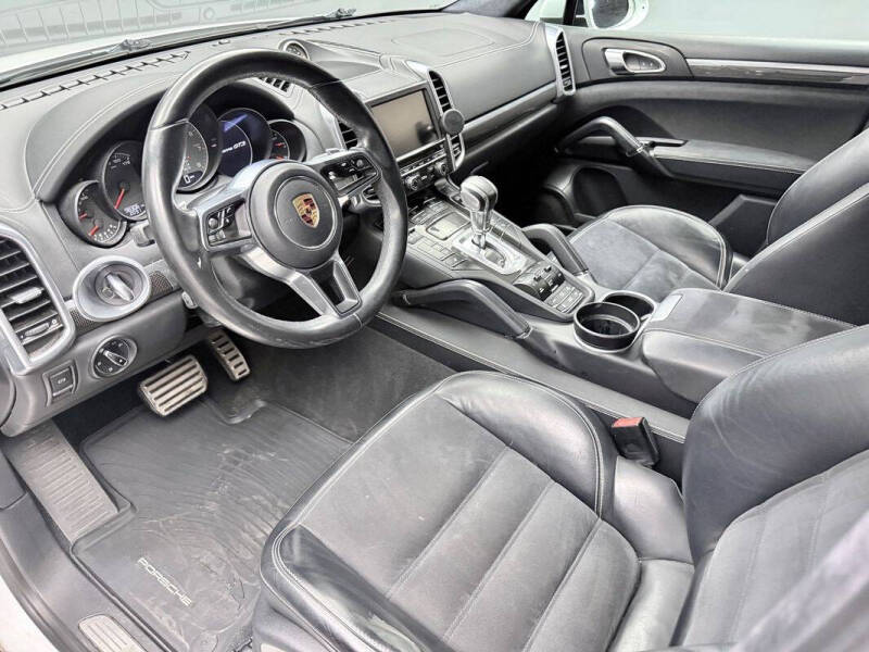 2016 Porsche Cayenne GTS