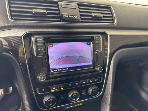 2019 Volkswagen Passat SE R-Line