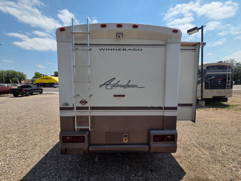 2000 Winnebago Adventure