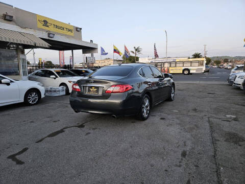 2012 Infiniti M37