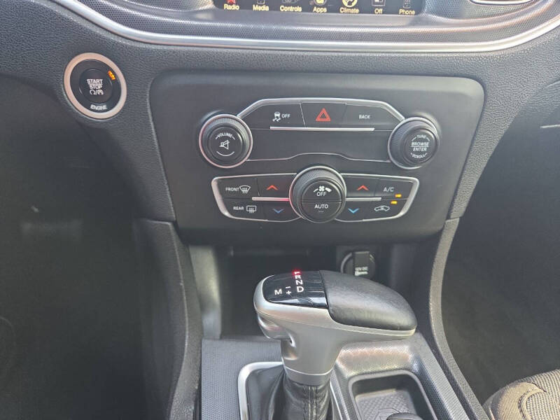2016 Dodge Charger SXT