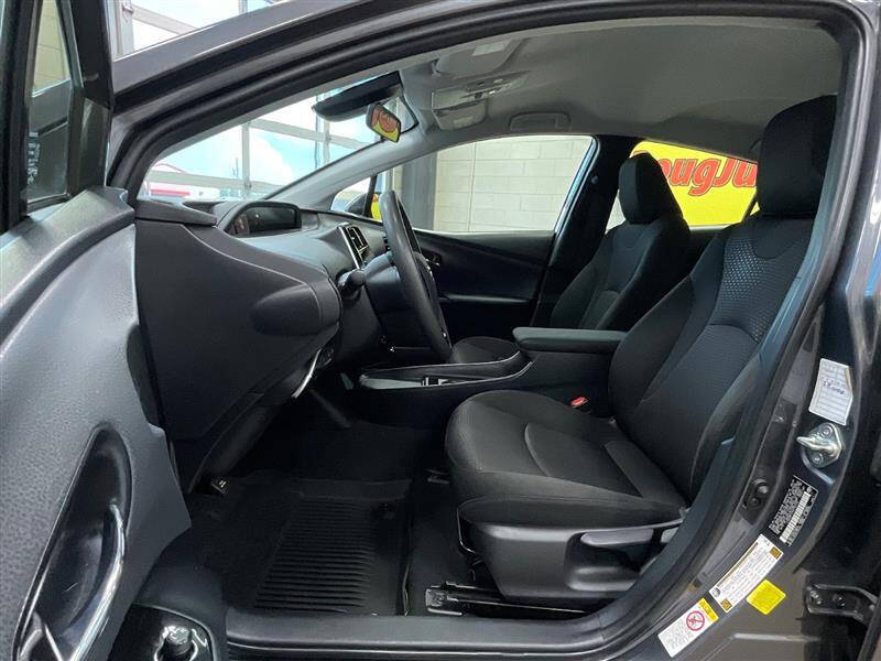 2022 Toyota Prius LE